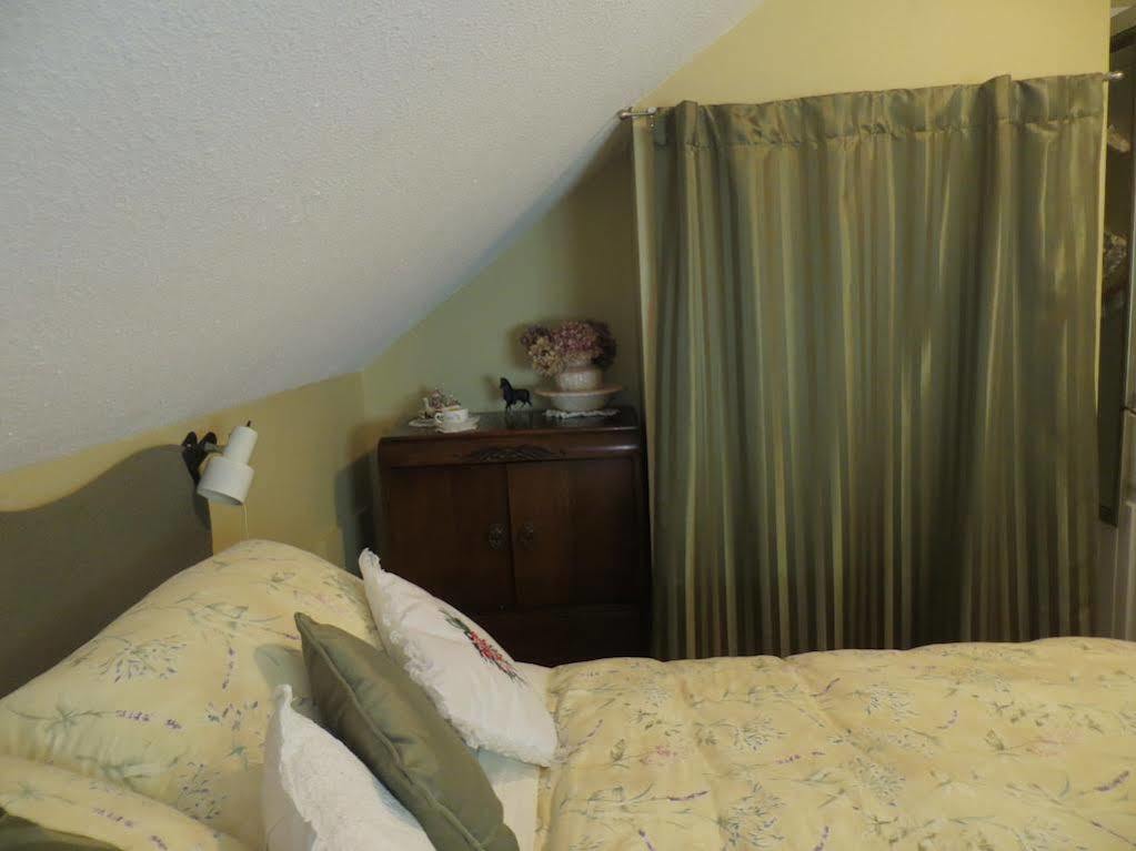 Tea Cozy Bed & Breakfast Qualicum Beach Εξωτερικό φωτογραφία